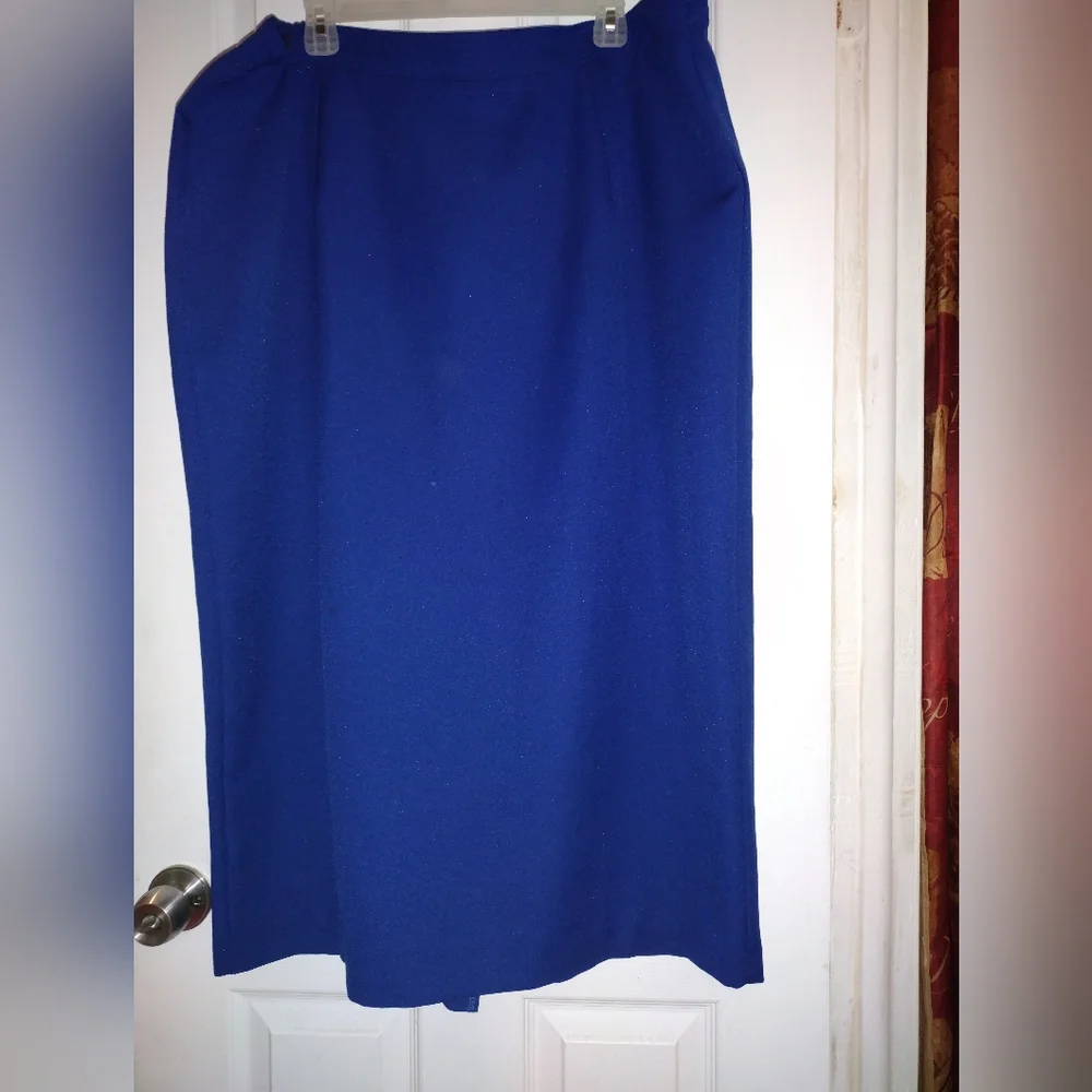 VINTAGE Lady's skirt set - Picture 4 of 16